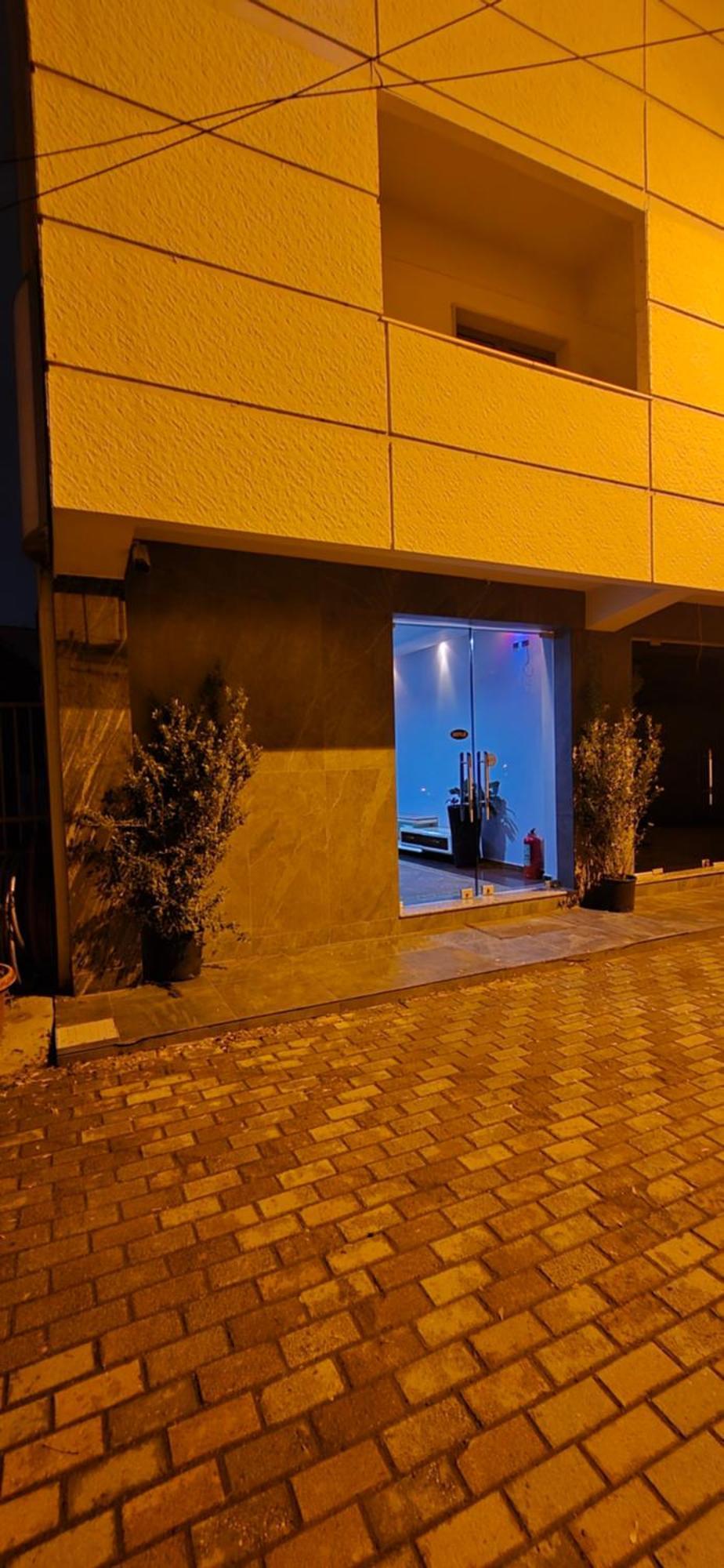 Koa Hotel Tirane Bagian luar foto